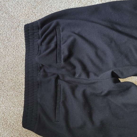 Old Navy Active black tapered joggers Small - Picture 7 of 7